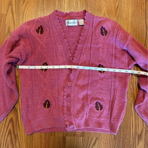 Vintage Hunter’s Glen Pink Cardigan with Leaf Detail – Size M - Picture 4 of 11